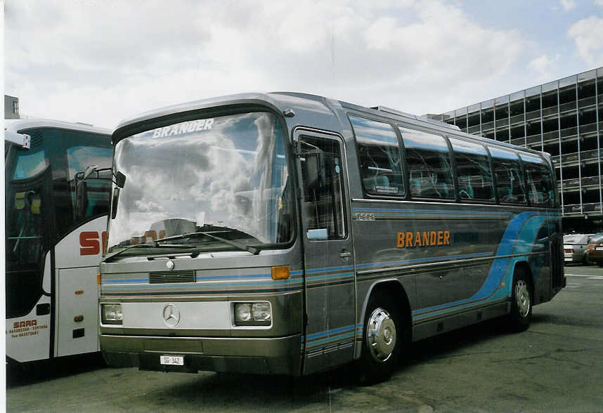 (067'202) - Brander, Btschwil - SG 342 - Mercedes am 24. April 2004 in Zrich, Flughafen