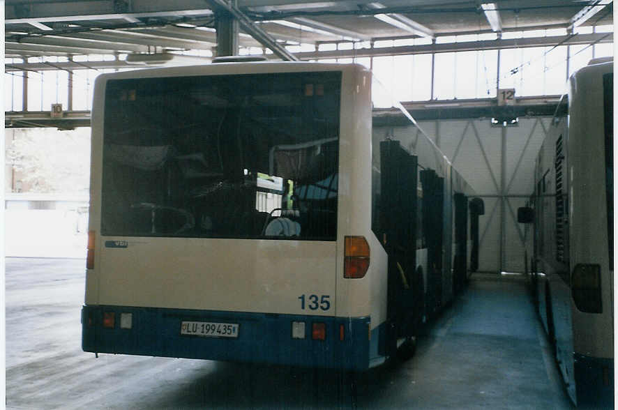 (067'825) - VBL Luzern - Nr. 135/LU 199'435 - Mercedes am 23. Mai 2004 in Luzern, Depot