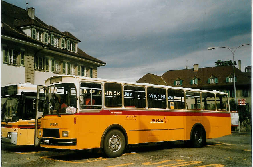 (068'822) - Burri, Teuffenthal - BE 336'192 - FBW/R&J am 5. Juli 2004 beim Bahnhof Thun