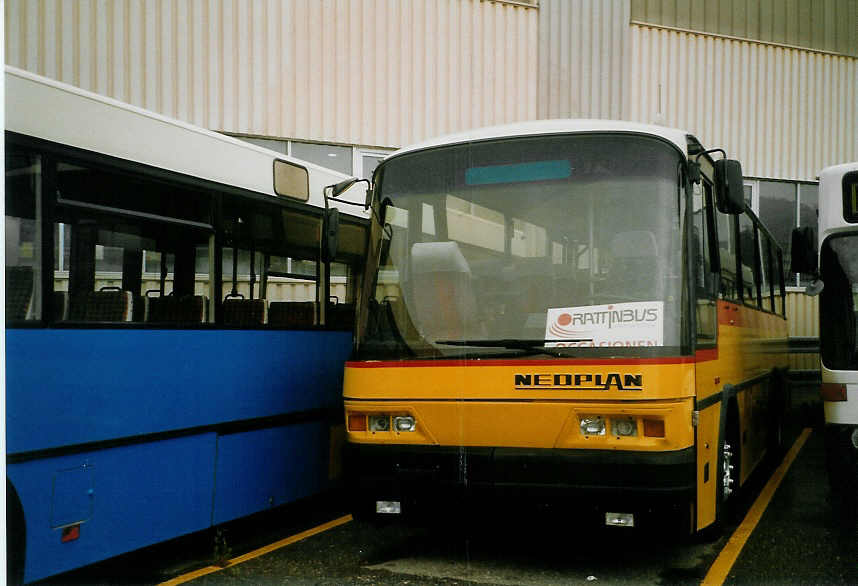 (068'932) - Hutter, Eggerberg - Neoplan am 7. Juli 2004 in Biel, Rattinbus