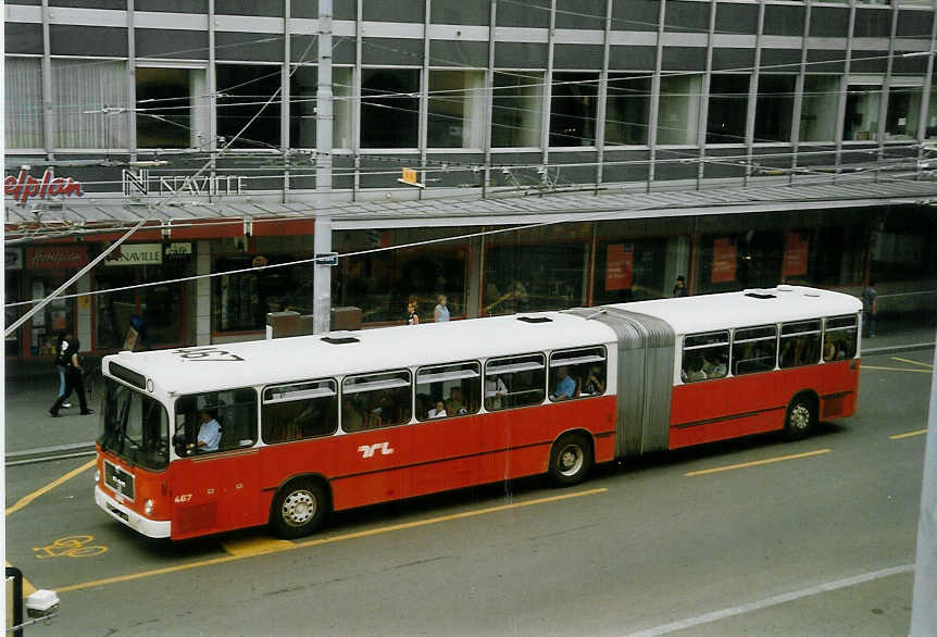 (069'118) - TL Lausanne - Nr. 467/VD 1542 - MAN am 8. Juli 2004 in Lausanne, Place Riponne