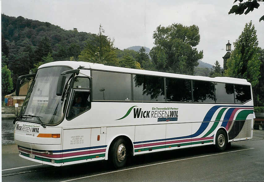 (069'932) - Wick, Wil - SG 2910 - Bova am 17. August 2004 bei der Schifflndte Thun