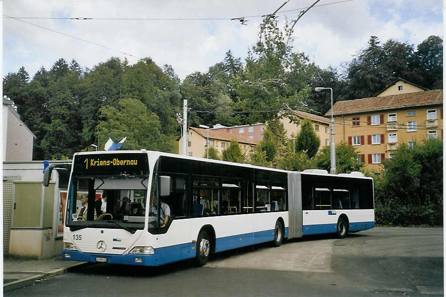 (070'303) - VBL Luzern - Nr. 135/LU 199'435 - Mercedes am 21. August 2004 in Luzern, Maihof