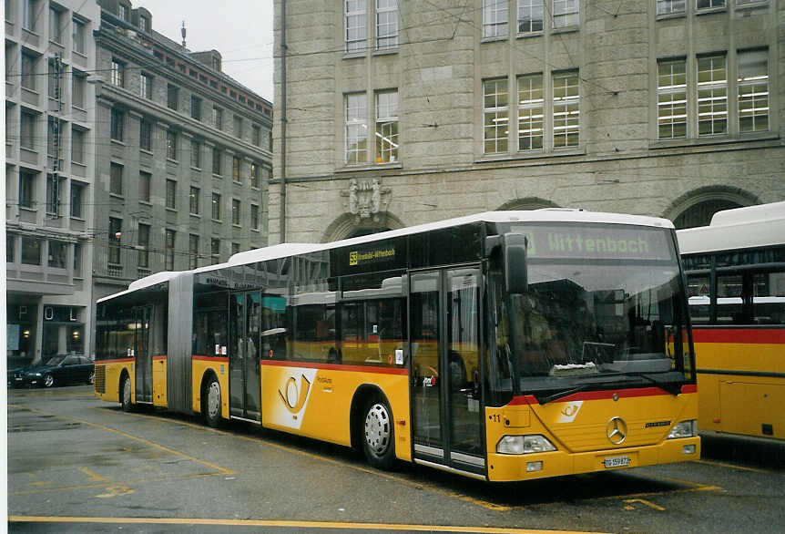 (071'927) - Cars Alpin Neff, Arbon - Nr. 11/TG 159'872 - Mercedes am 11. Oktober 2004 beim Bahnhof St. Gallen