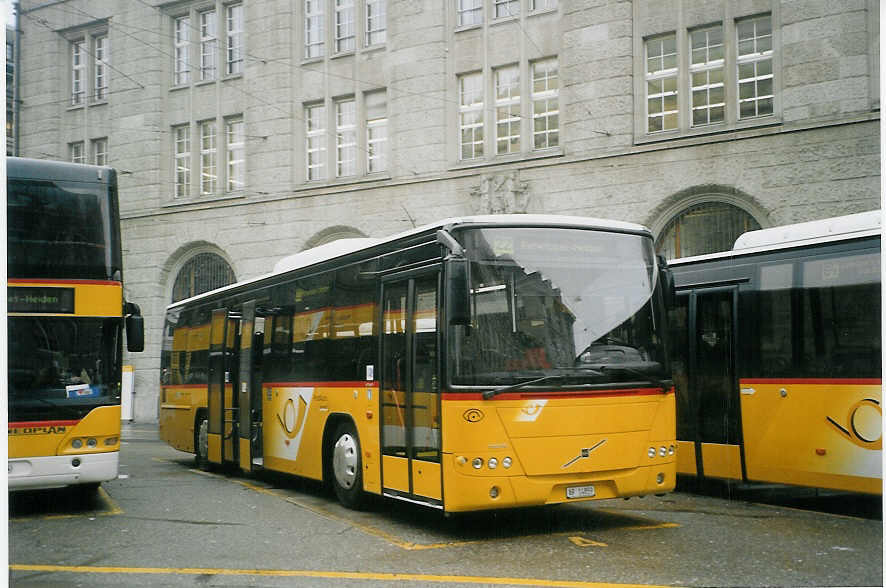 (072'005) - PostAuto St. Gallen-Appenzell - AR 14'859 - Volvo am 11. Oktober 2004 beim Bahnhof St. Gallen