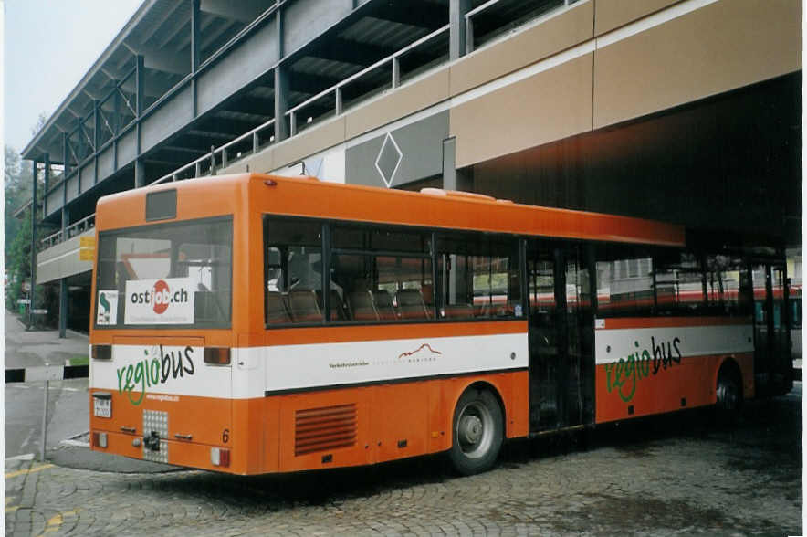 (072'014) - VBH Herisau - Nr. 6/AR 21'300 - Mercedes am 11. Oktober 2004 beim Bahnhof Herisau