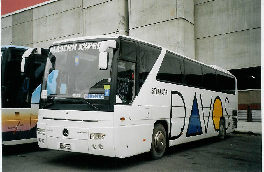 (072'933) - Stiffler, Davos - GR 3316 - Mercedes am 11. Dezember 2004 in Zrich, Flughafen