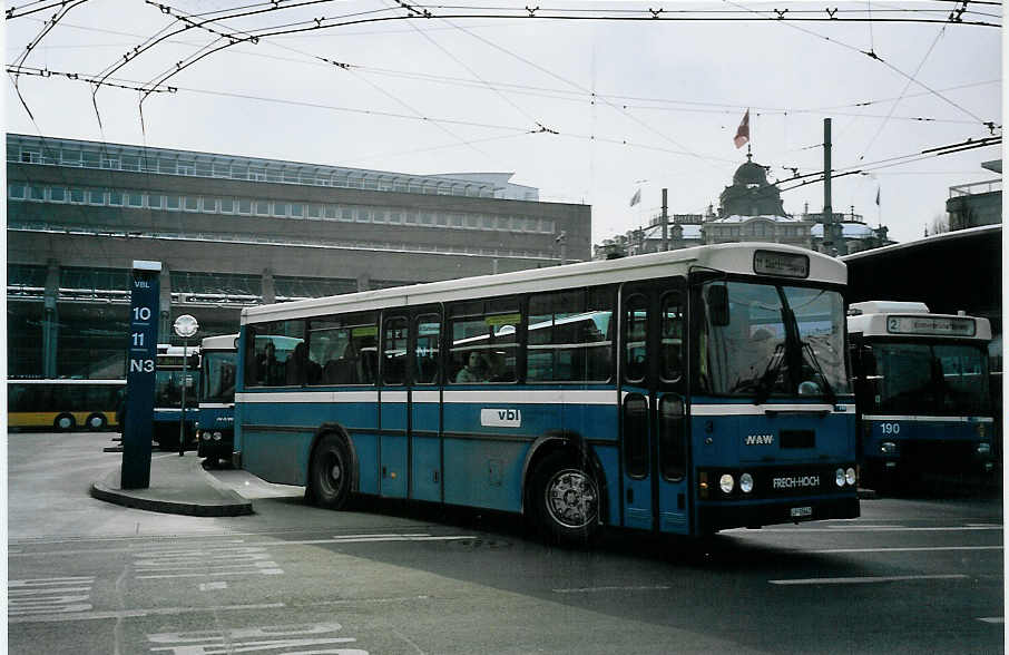 (075'232) - Bucheli, Kriens - Nr. 3/LU 15'642 - NAW/FHS am 25. Februar 2005 beim Bahnhof Luzern