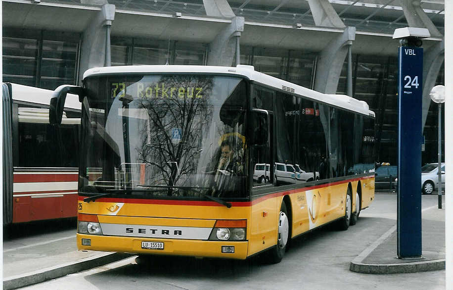 (075'234) - Bucheli, Kriens - Nr. 25/LU 15'510 - Setra am 25. Februar 2005 beim Bahnhof Luzern