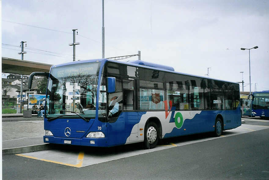 (075'905) - VZO Grningen - Nr. 70/ZH 558'870 - Mercedes am 31. Mrz 2005 beim Bahnhof Wetzikon