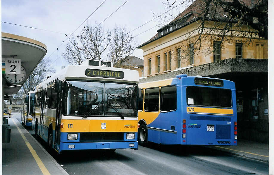 (076'229) - TC La Chaux-de-Fonds - Nr. 111 - NAW/Hess Trolleybus am 23. April 2005 beim Bahnhof La Chaux-de-Fonds