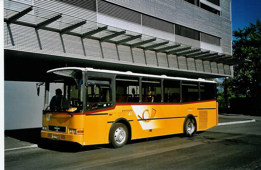 (076'712) - Gessinger, Bad Ragaz - GR 6778 - MAN/Lauber am 25. Mai 2005 beim Bahnhof Landquart