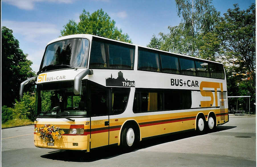 (076'803) - STI Thun - Nr. 37/BE 263'537 - Setra (ex Funi-Car, Biel) am 28. Mai 2005 in Thun, Garage (Einsatz ASKA)