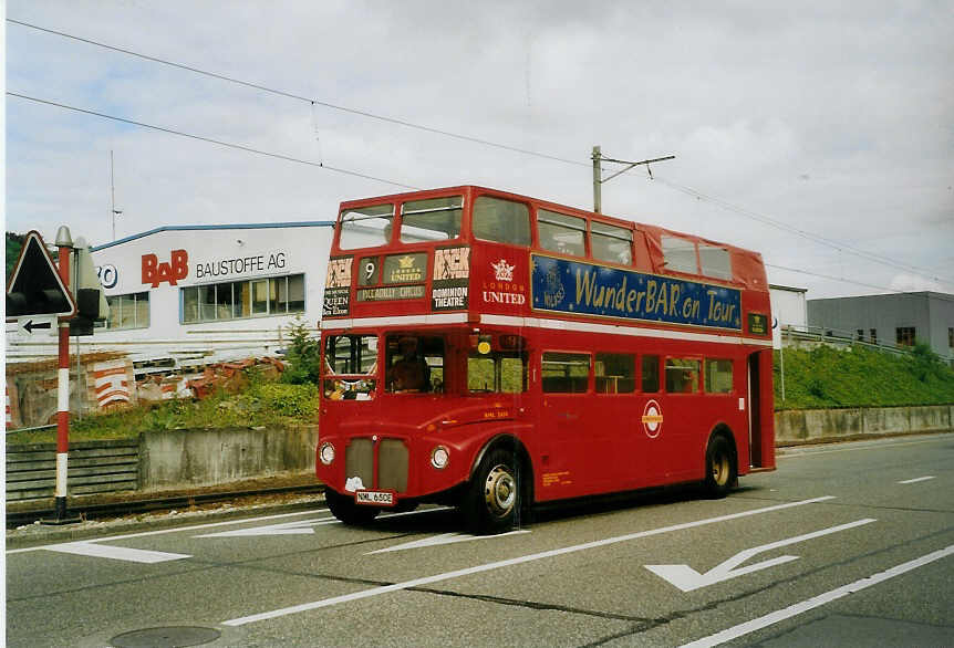 (077'124) - Aus England: Transdev, London - Nr. RML 2650/NML 650 E - ??? am 5. Juni 2005 in Bad Bubendorf, Talhuus