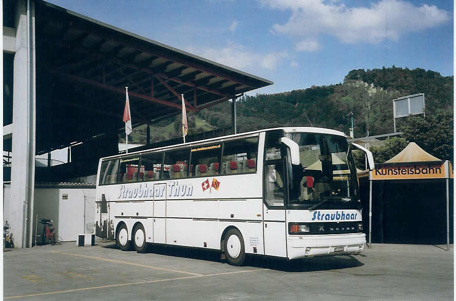 (077'404) - Straubhaar, Thun - Nr. 5/BE 431'038 - Setra am 11. Juni 2005 in Thun, Grabengut