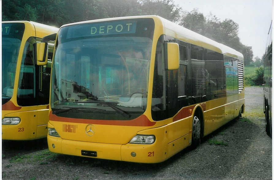 (077'518) - BLT Oberwil - Nr. 21 - Mercedes am 18. Juni 2005 in Kloten, EvoBus