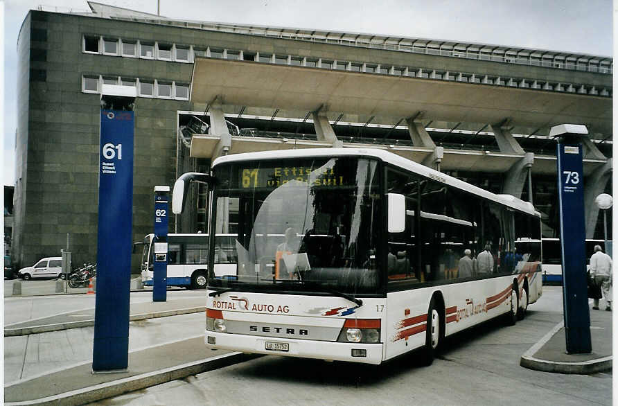 (078'512) - ARAG Ruswil - Nr. 17/LU 15'752 - Setra am 11. Juli 2005 beim Bahnhof Luzern