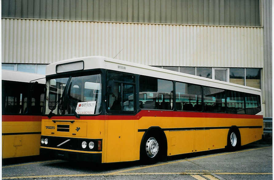 (079'935) - Keller, Hottwil - Nr. 7 - Volvo/FHS am 27. August 2005 in Biel, Rattinbus