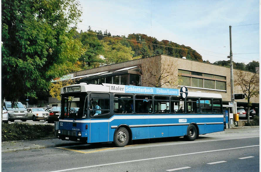 (081'237) - VBL Luzern - Nr. 52/LU 15'052 - Volvo/Hess am 21. Oktober 2005 in Luzern, Brelstrasse