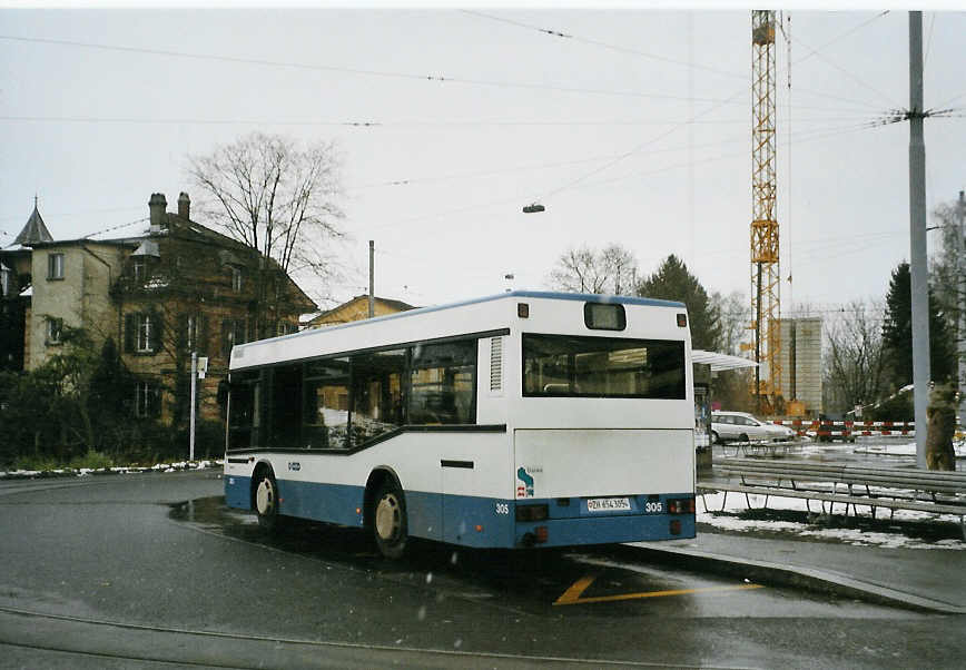 (081'628) - VBZ Zrich - Nr. 305/ZH 654'305 - Neoplan am 28. November 2005 beim Bahnhof Zrich-Seebach