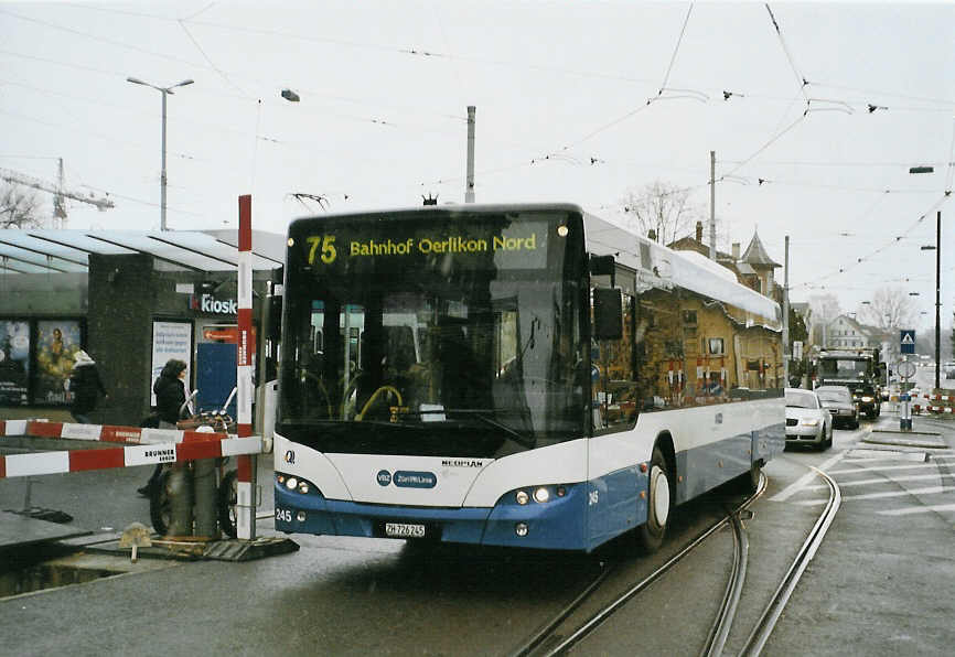 (081'629) - VBZ Zrich - Nr. 245/ZH 726'245 - Neoplan am 28. November 2005 beim Bahnhof Zrich-Seebach