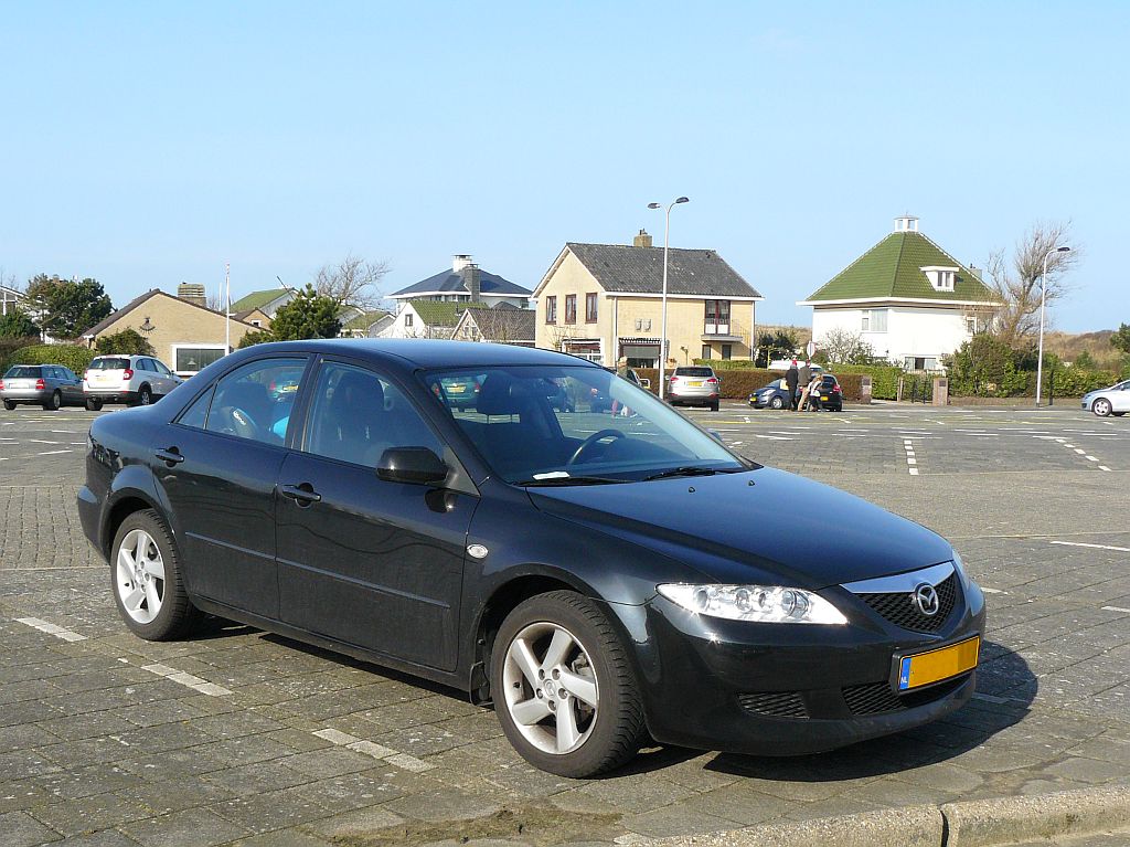 Mazda 6 Sedan Baujahr 2005. Noordwijk, Niederlande 17-02-3013.