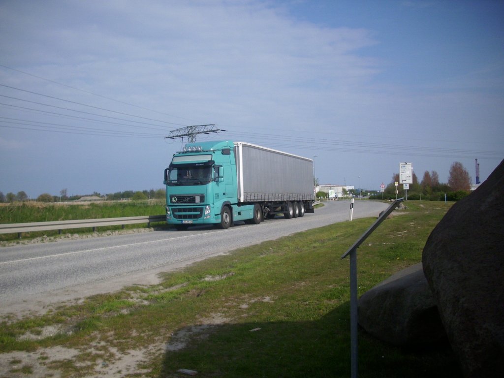 Volvo Sattelzug in Mukran.