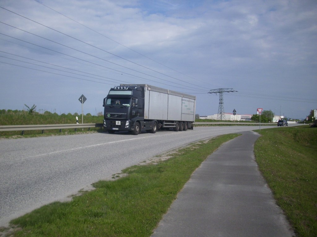 Volvo Sattelzug in Mukran.