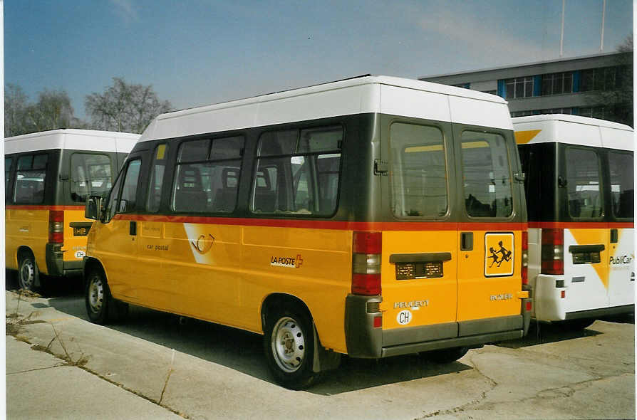 (084'009) - CarPostal Vaud-Fribourg - Peugeot am 19. Mrz 2006 in Yverdon, Garage