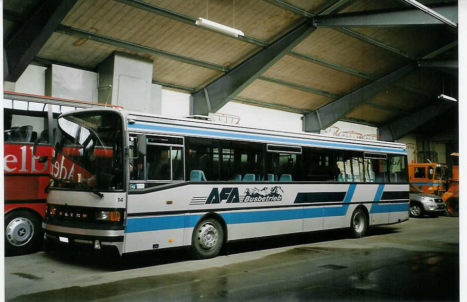 (084'304) - AFA Adelboden - Nr. 14/BE 43'089 - Setra (ex Nr. 4; ex AAGI Interlaken Nr. 32) am 17. April 2006 im Autobahnhof Adelboden