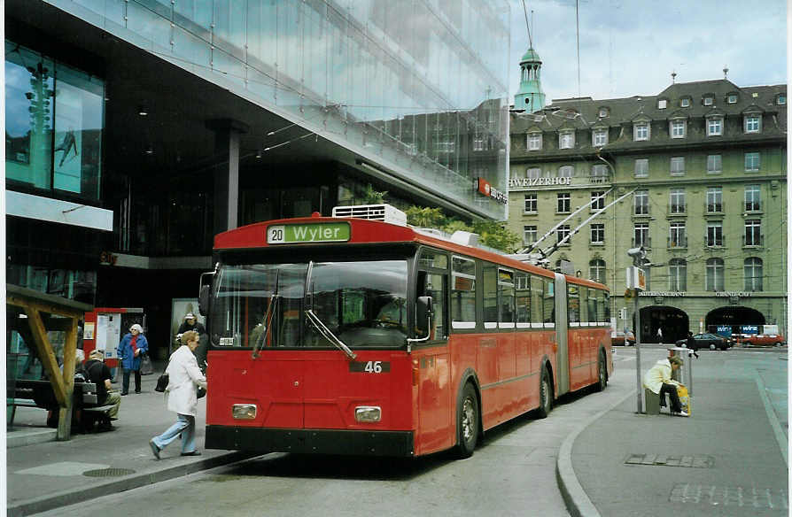 (085'434) - Bernmobil, Bern - Nr. 46 - FBW/Hess Gelenktrolleybus am 22. Mai 2006 beim Bahnhof Bern