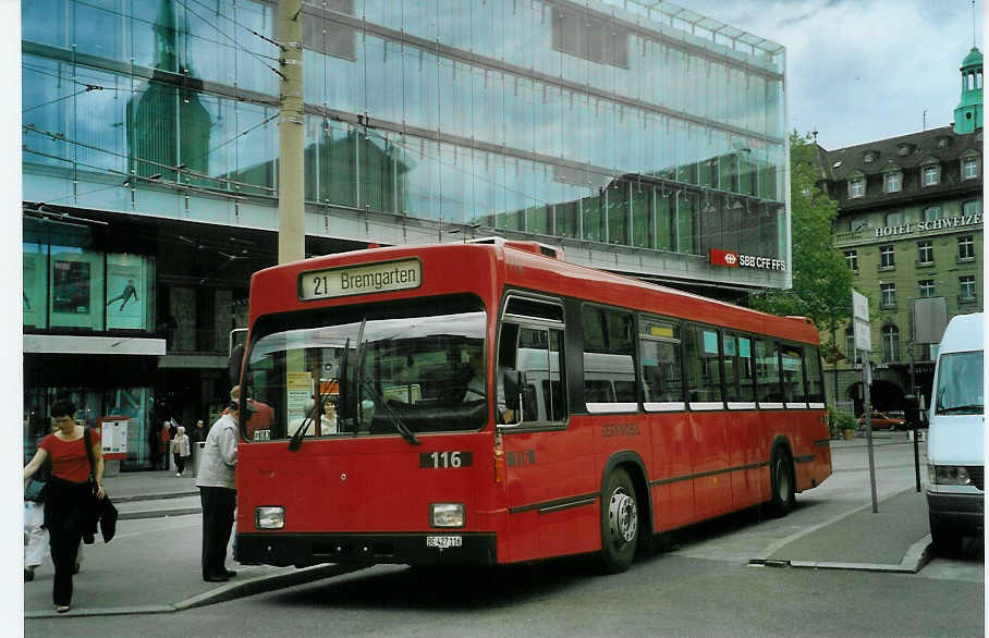 (085'436) - Bernmobil, Bern - Nr. 116/BE 427'116 - Volvo/R&J am 22. Mai 2006 beim Bahnhof Bern