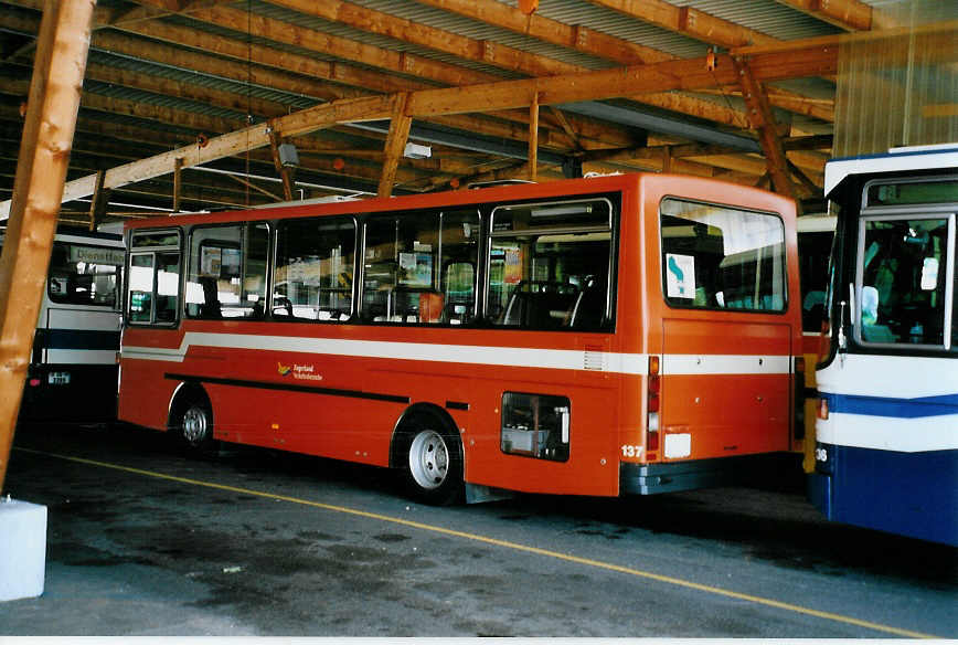 (086'722) - ZVB Zug - Nr. 137/ZG 67'637 - NAW/Hess (ex Nr. 45) am 18. Juni 2006 in Zug, Garage