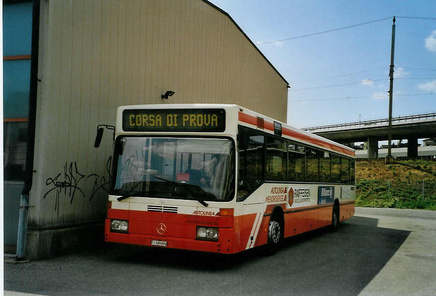 (088'522) - AMSA Chiasso - Nr. 21/TI 199'890 - Mercedes am 2. August 2006 in Balerna, Garage