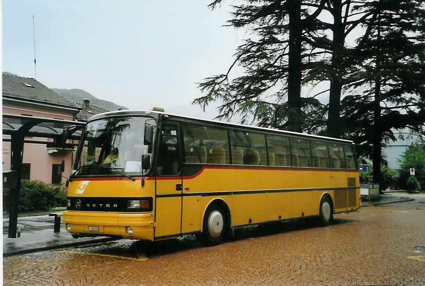 (088'727) - Barenco, Faido - TI 183'701 - Setra am 3. August 2006 beim Bahnhof Bellinzona