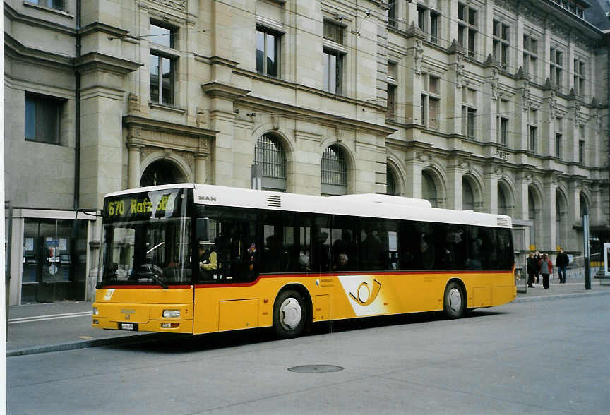 (090'434) - Moser, Flaach - Nr. 3/ZH 186'956 - MAN (ex Nr. 8) am 11. November 2006 beim Hauptbahnhof Winterthur