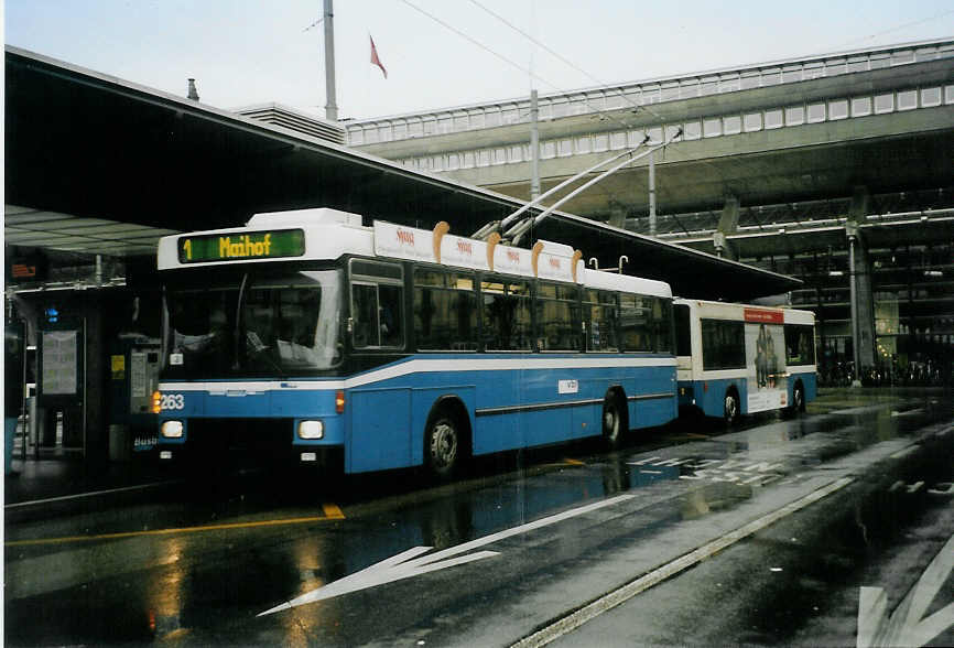 (091'306) - VBL Luzern - Nr. 263 - NAW/R&J-Hess Trolleybus am 1. Januar 2007 beim Bahnhof Luzern