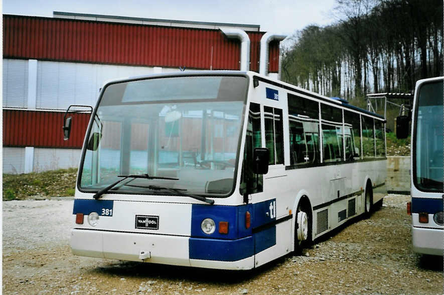 (093'428) - TL Lausanne - Nr. 381 - Van Hool am 25. Mrz 2007 in Safnern, BTR