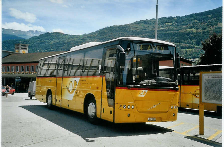 (095'627) - Evquoz, Erde - VS 3291 - Volvo am 23. Juni 2007 beim Bahnhof Sion