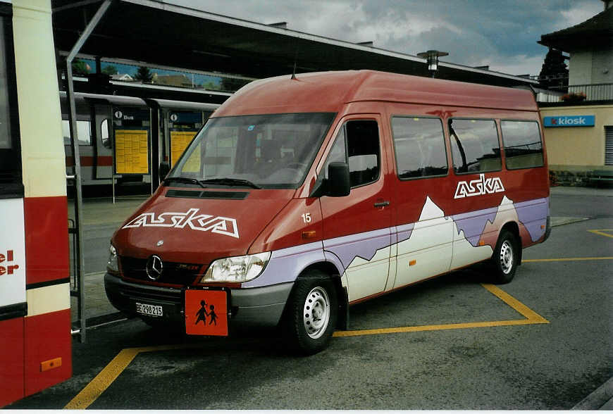 (095'806) - ASKA Aeschi - Nr. 15/BE 298'215 - Mercedes am 25. Juni 2007 beim Bahnhof Spiez