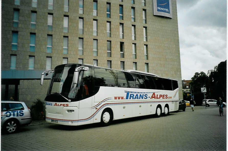 (096'036) - Aus Frankreich: Trans-Alpes, St. Jean de Maurienne - 8976 VQ 73 - Bova am 9. Juli 2007 beim Bahnhof Freiburg