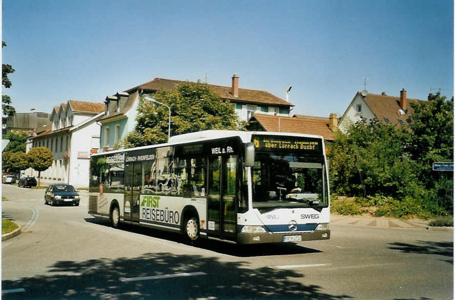 (097'030) - SWEG Lahr - FR-H 1722 - Mercedes am 6. August 2007 beim Bahnhof Lrrach