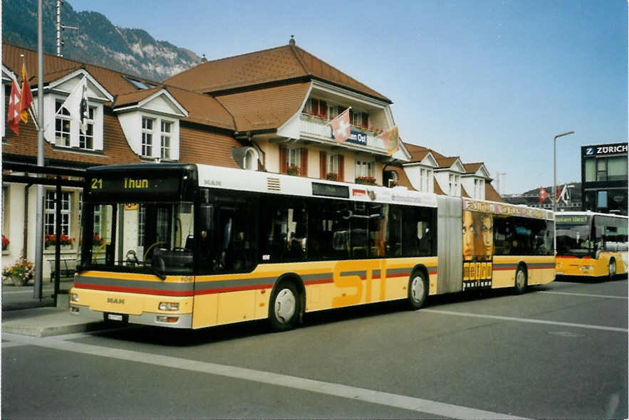 (098'202) - STI Thun - Nr. 106/BE 577'106 - MAN am 26. August 2007 beim Bahnhof Interlaken Ost