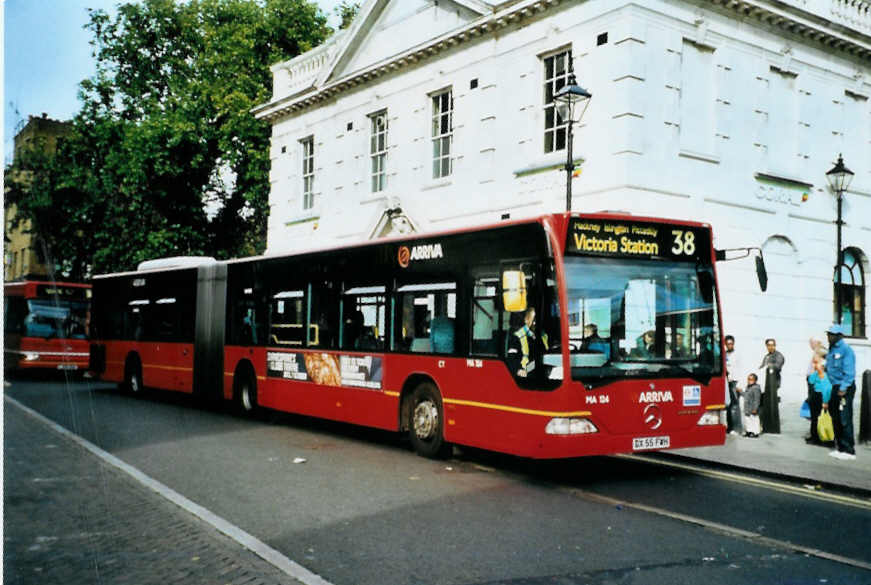 (099'137) - ARRIVA - Nr. MA 124/BX55 FWH - Mercedes am 25. September 2007 in London, Hackney