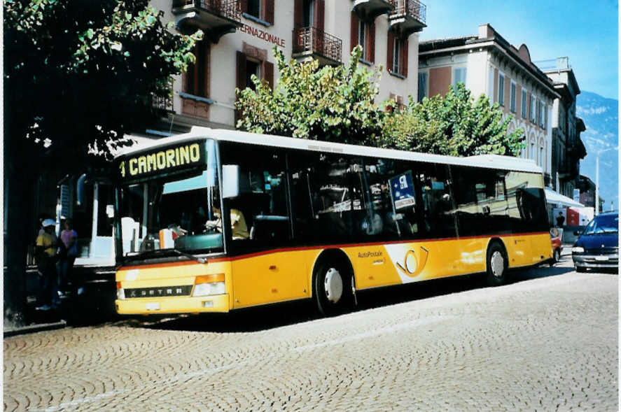 (099'713) - AutoPostale Ticino - TI 215'399 - Setra (ex P 25'854) am 3. Oktober 2007 beim Bahnhof Bellinzona