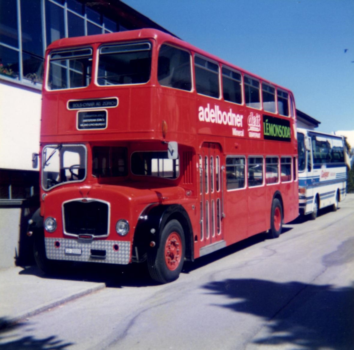 (10-14) - Aus dem Archiv: Bols-Cynar, Zrich - SO 20'000 - Lodekka (ex Londonbus) im April 1988 beim Autobahnhof Adelboden