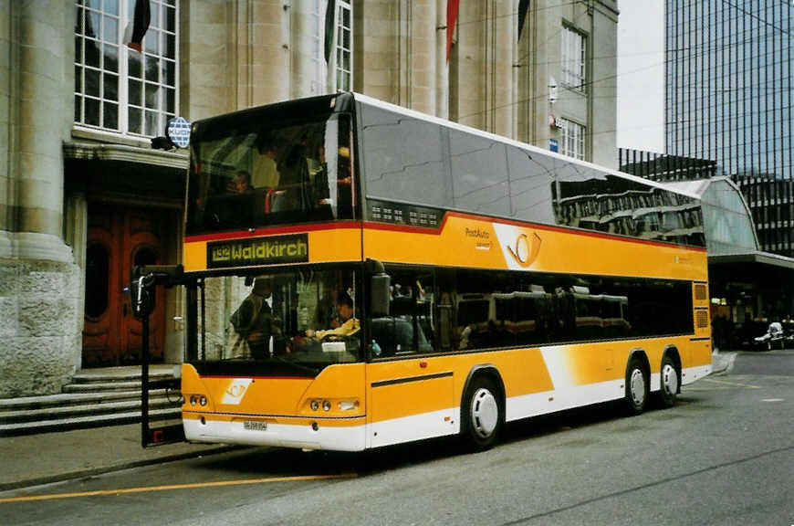 (100'402) - Casutt, Gossau - SG 268'054 - Neoplan am 14. Oktober 2007 beim Bahnhof St. Gallen