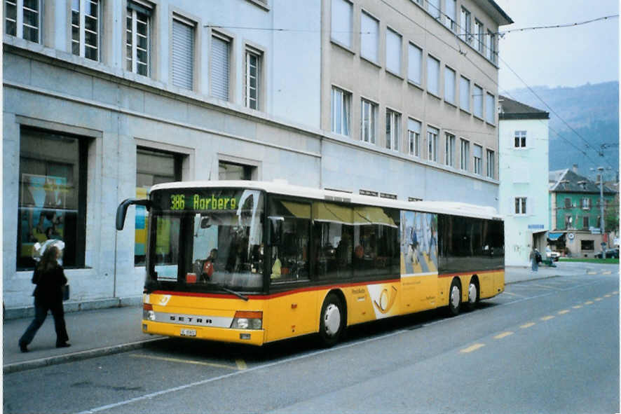 (100'710) - AVA Aarberg - Nr. 2/BE 85'802 - Setra am 27. Oktober 2007 beim Bahnhof Biel