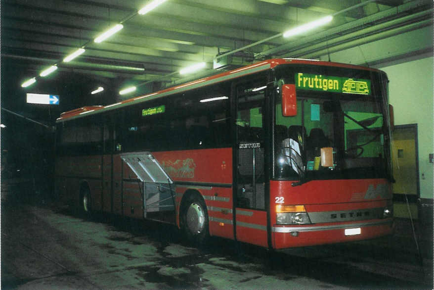 (101'723) - AFA Adelboden - Nr. 22/BE 26'708 - Setra (ex Nr. 8) am 9. Dezember 2007 im Autobahnhof Adelboden