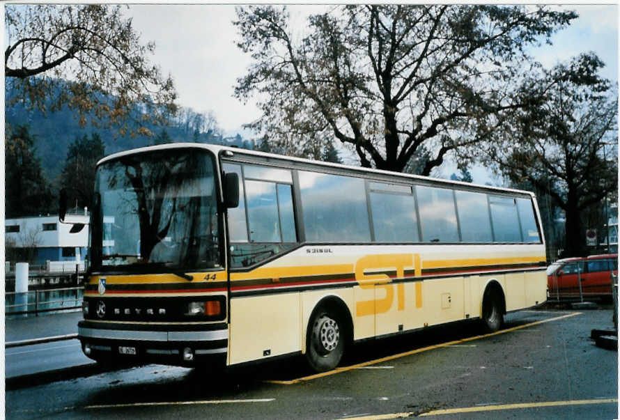 (101'817) - STI Thun - Nr. 44/BE 26'729 - Setra (ex AGS Sigriswil) am 11. Dezember 2007 beim Bahnhof Thun (prov. Haltestelle)